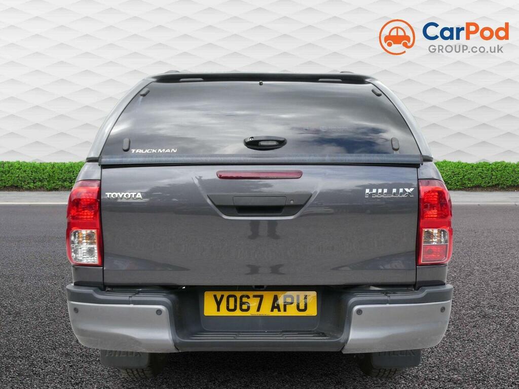 Toyota HILUX D-4d Active Pickup Extra White #32