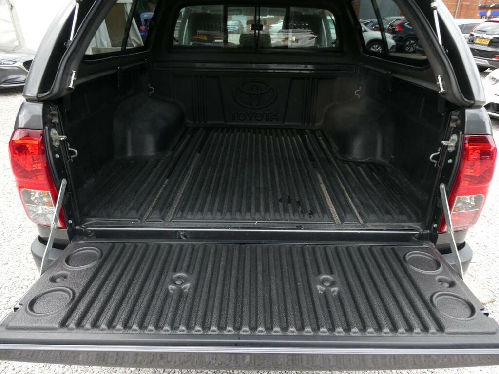 Toyota HILUX D-4d Active Pickup Extra White #33