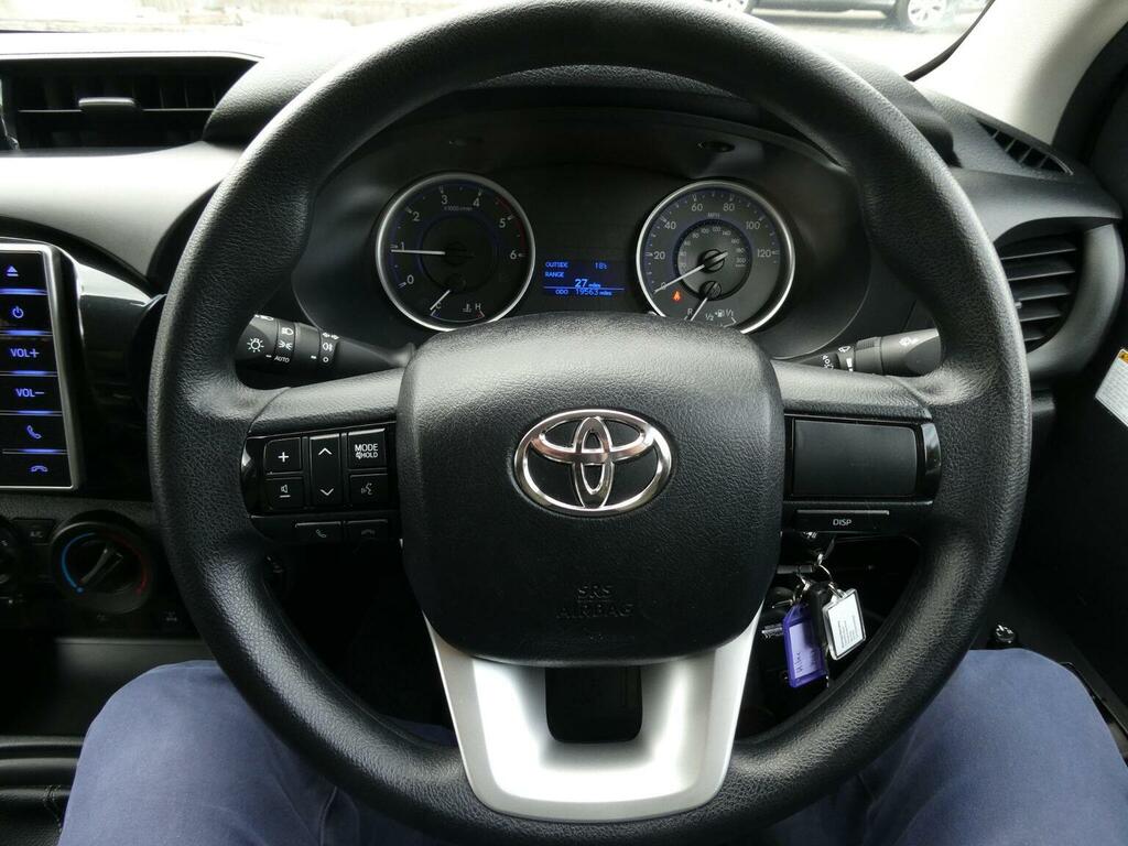 Toyota HILUX 2.4 D-4d Active 4Wd Euro 6 3.5T Grey #5