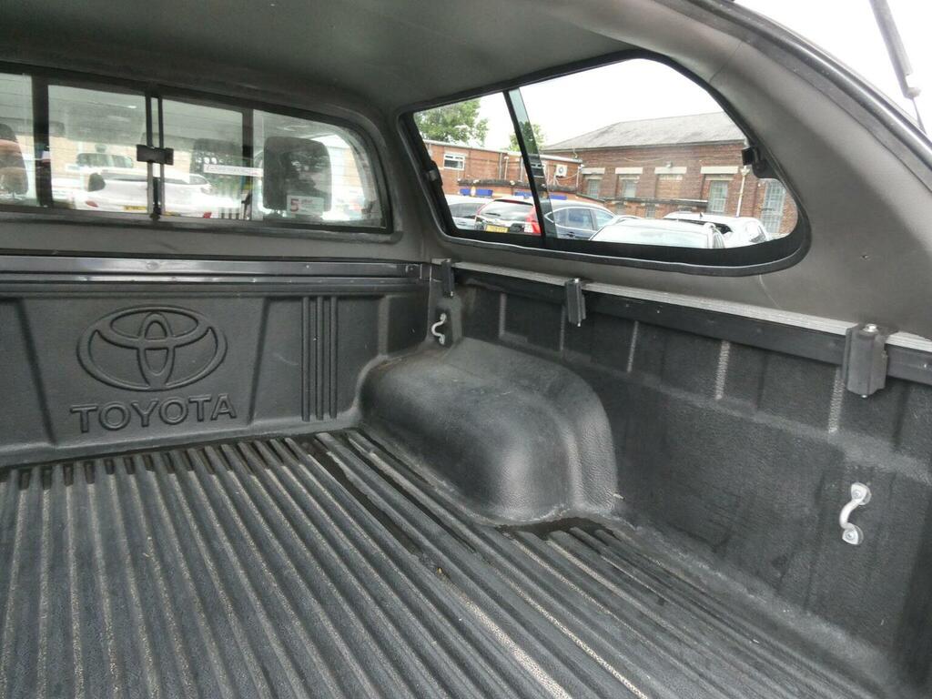 Toyota HILUX D-4d Active Pickup Extra White #36