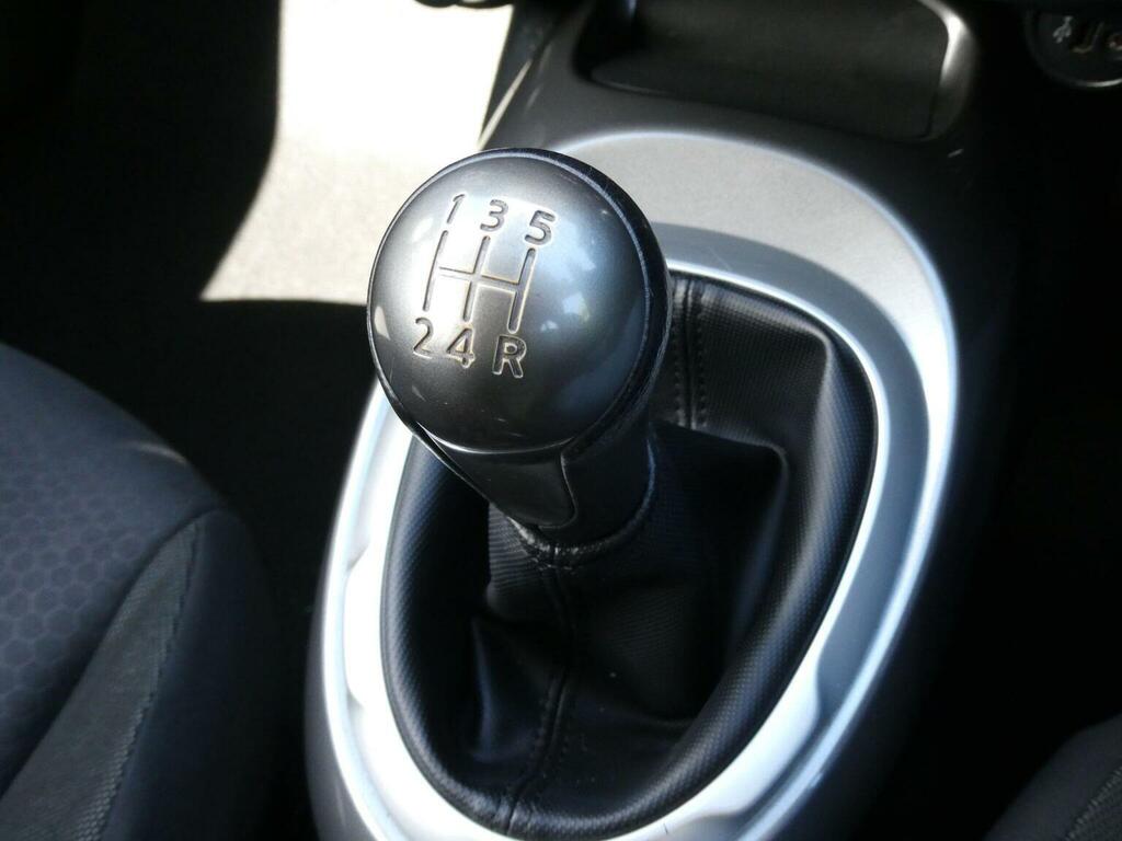 Nissan Juke 1.6 Acenta Premium Euro 5 Ss White #4