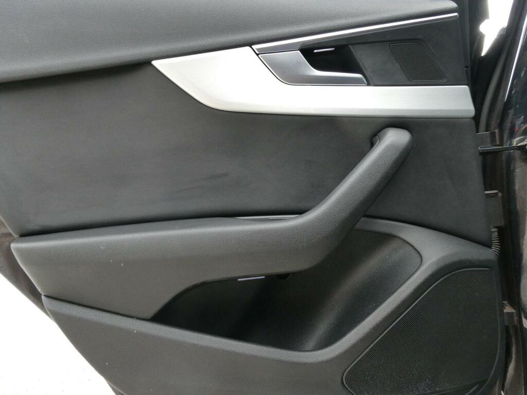 Audi A4 Avant 2L S Line Black #47