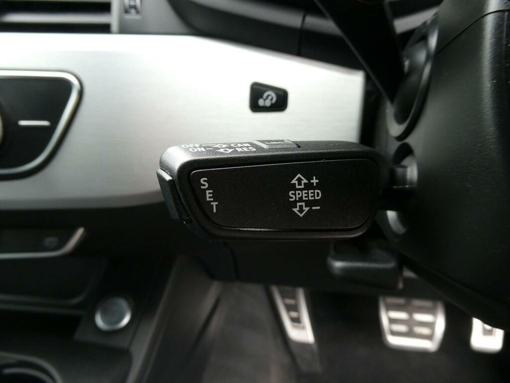 Audi A4 Avant 2L S Line Black #11