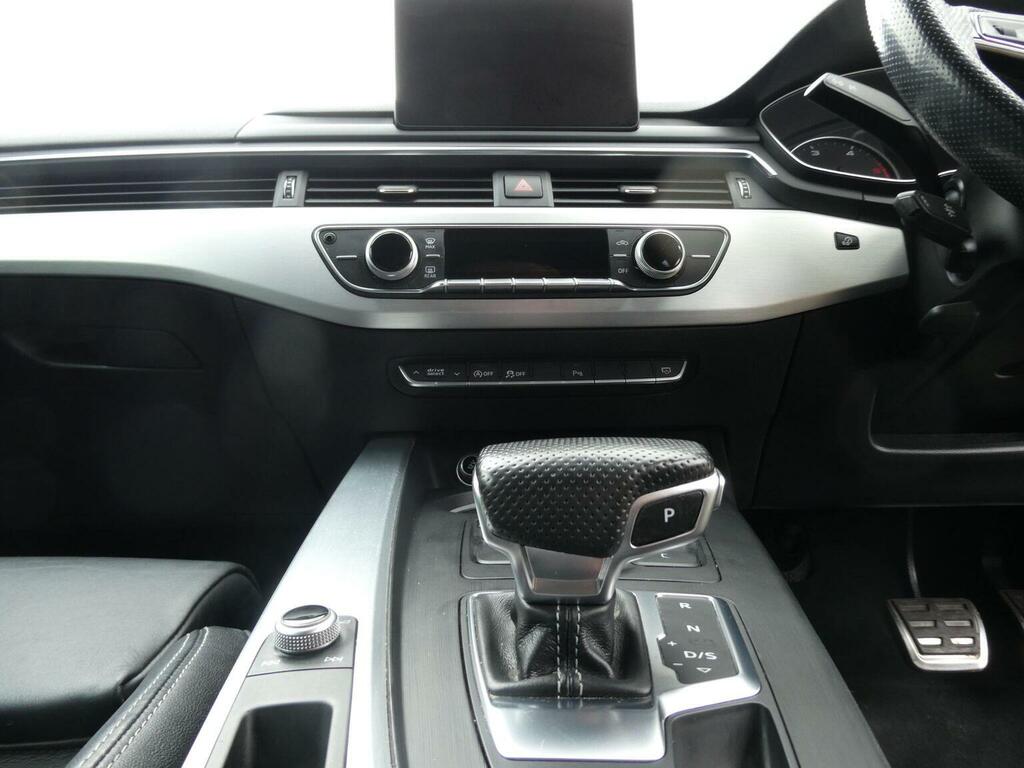 Audi A4 Avant 2L S Line Black #40