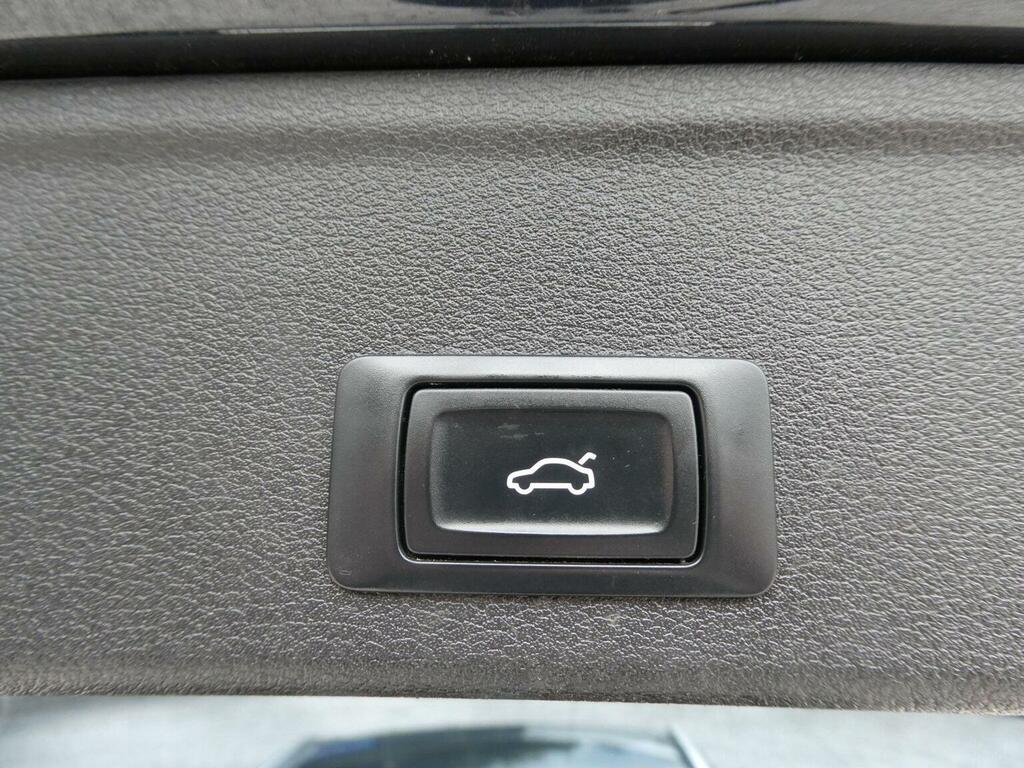 Audi A4 Avant 2L S Line Black #31