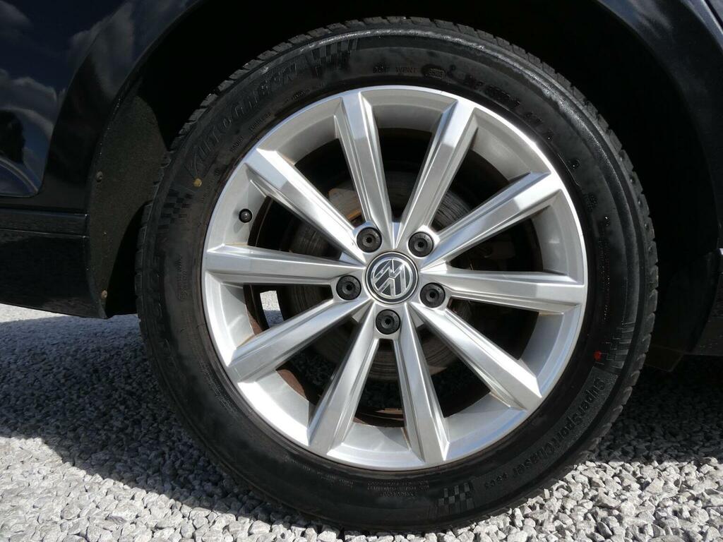 Volkswagen Passat Saloon Grey #49