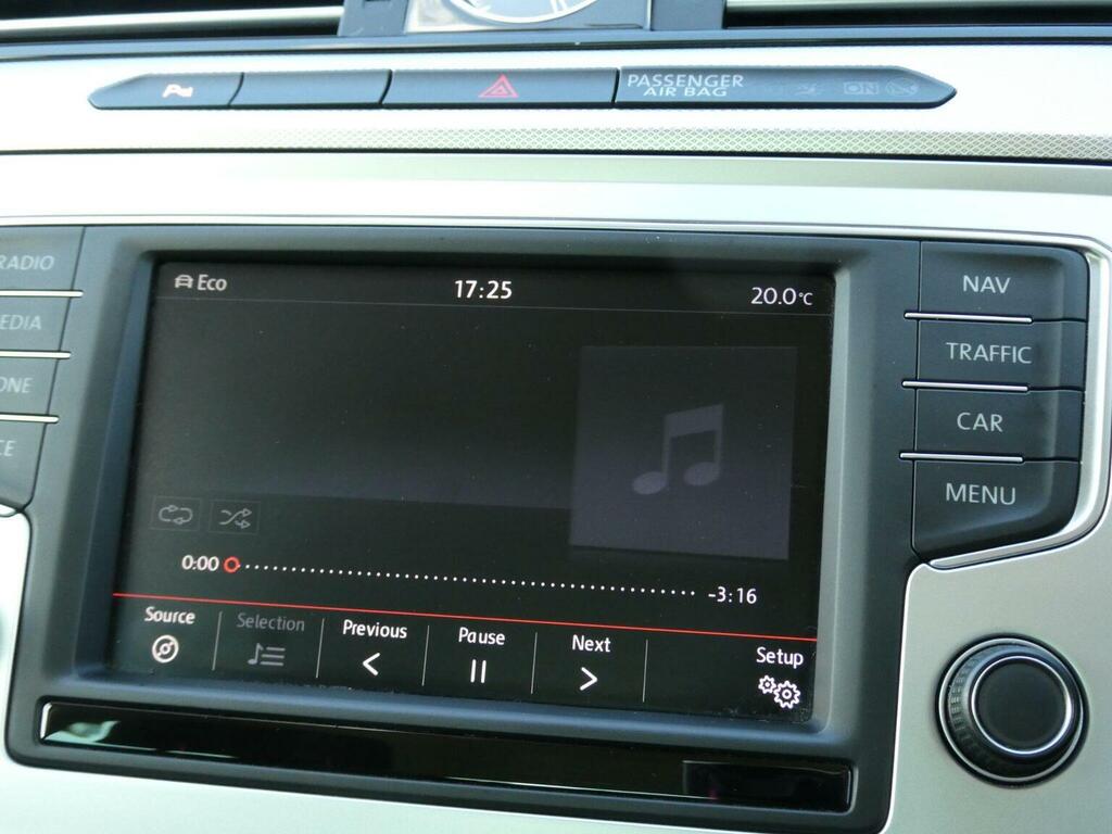 Volkswagen Passat Saloon Grey #26
