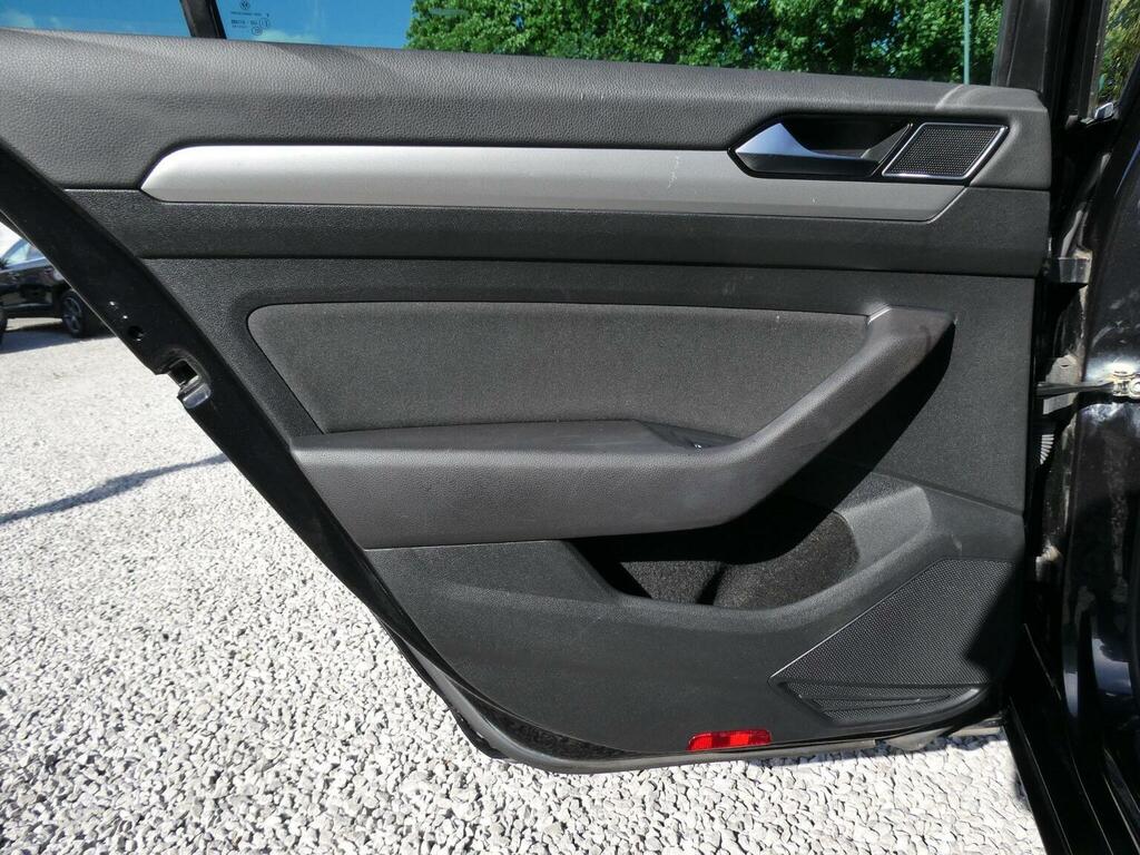 Volkswagen Passat Saloon Grey #45