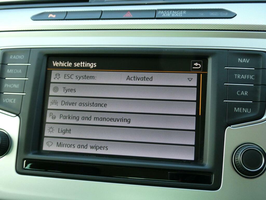 Volkswagen Passat Saloon Grey #27