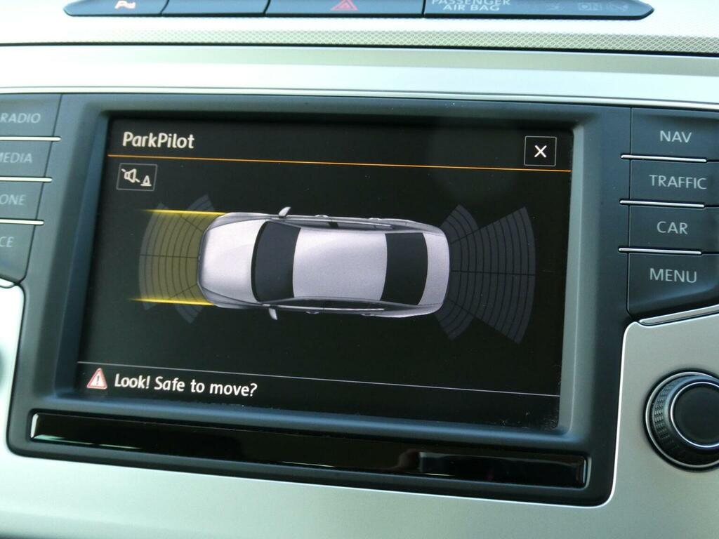 Volkswagen Passat Saloon Grey #10