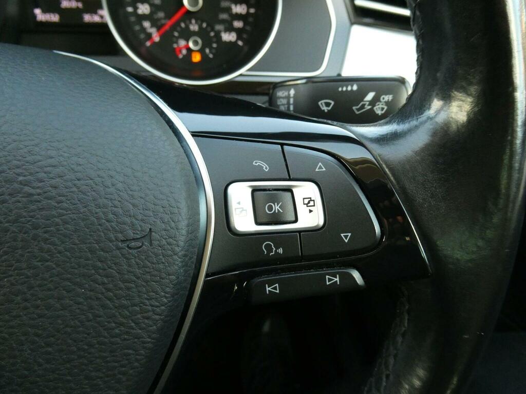 Volkswagen Passat Saloon Grey #14