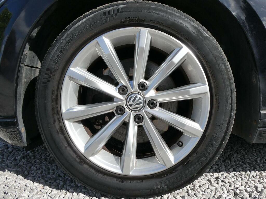 Volkswagen Passat Saloon Grey #53