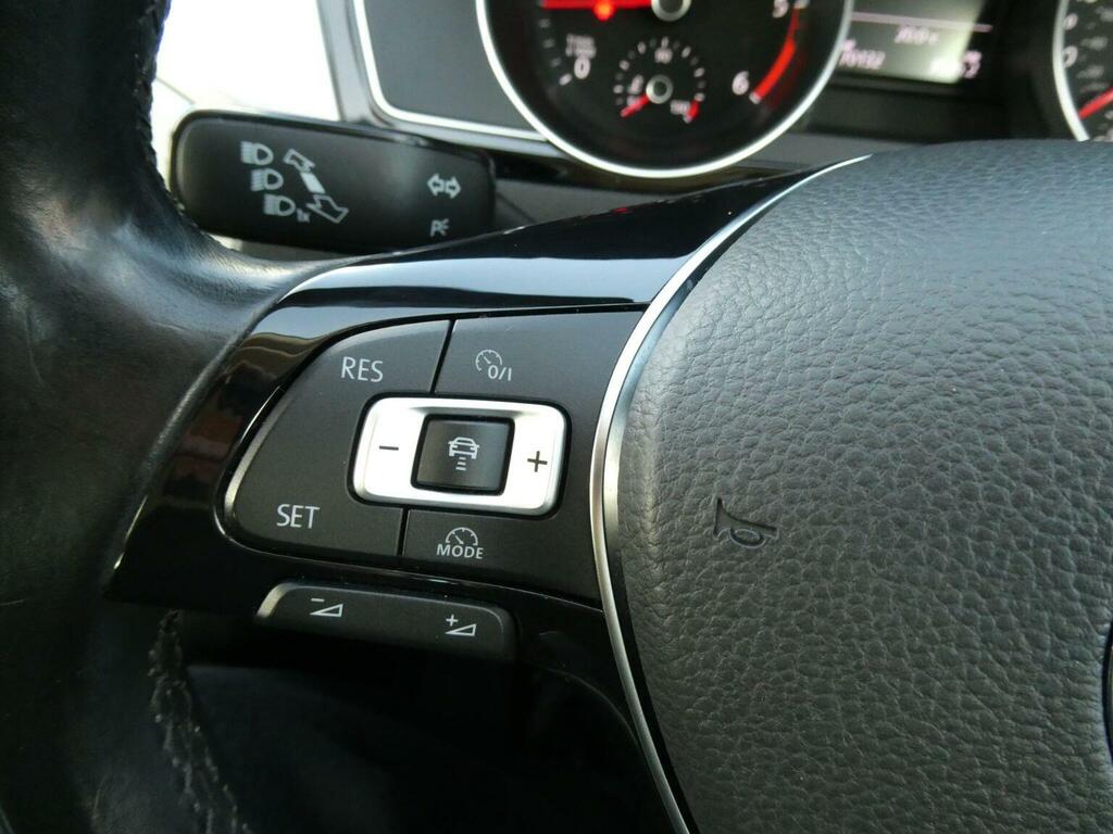 Volkswagen Passat Saloon Grey #13