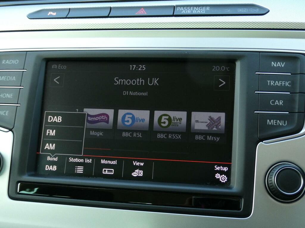 Volkswagen Passat Saloon Grey #11