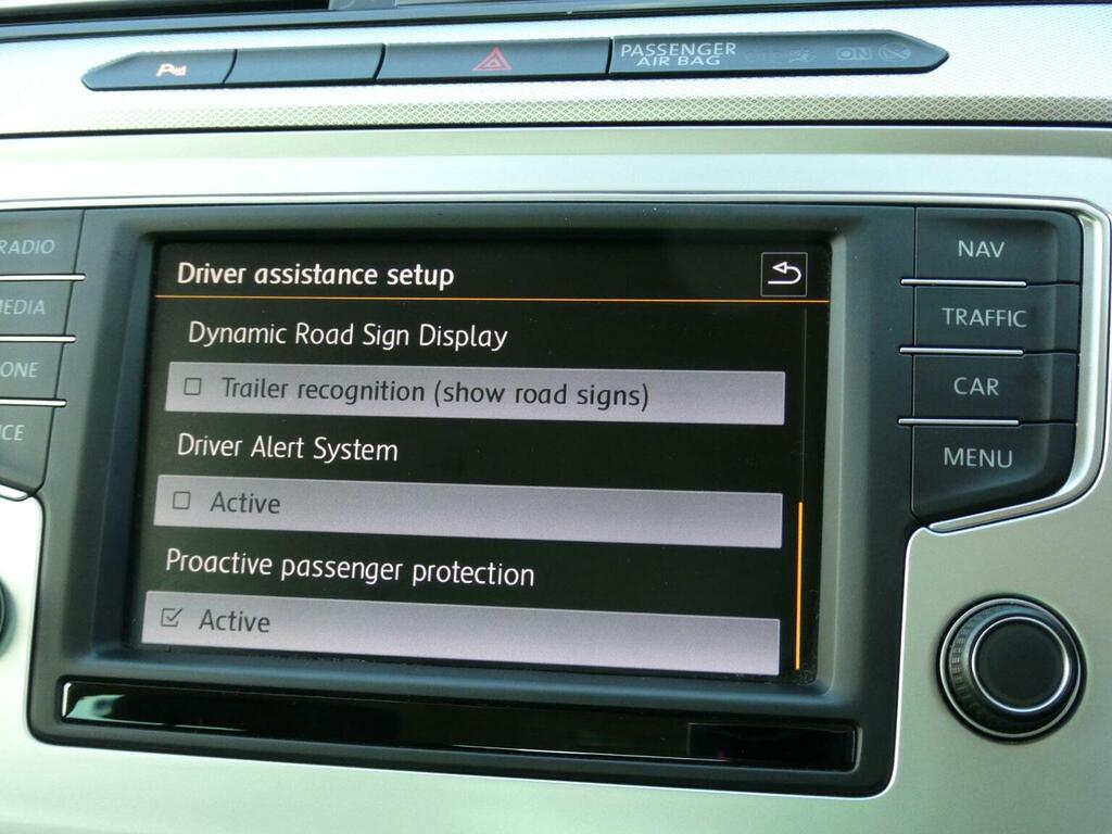 Volkswagen Passat Saloon Grey #18