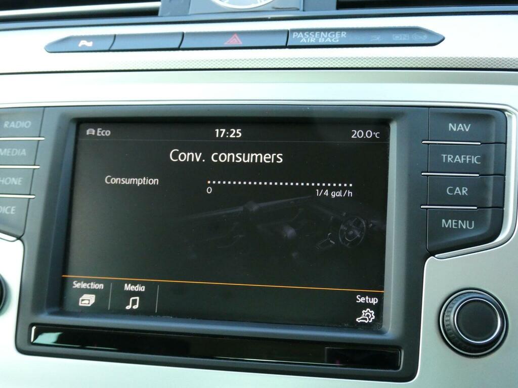 Volkswagen Passat Saloon Grey #37