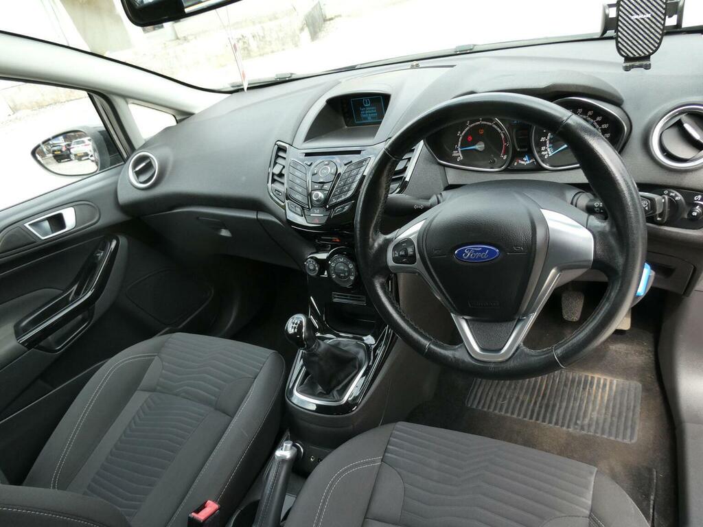 Ford Fiesta Hatchback 1.25 Zetec Euro 6 201515 Black #2