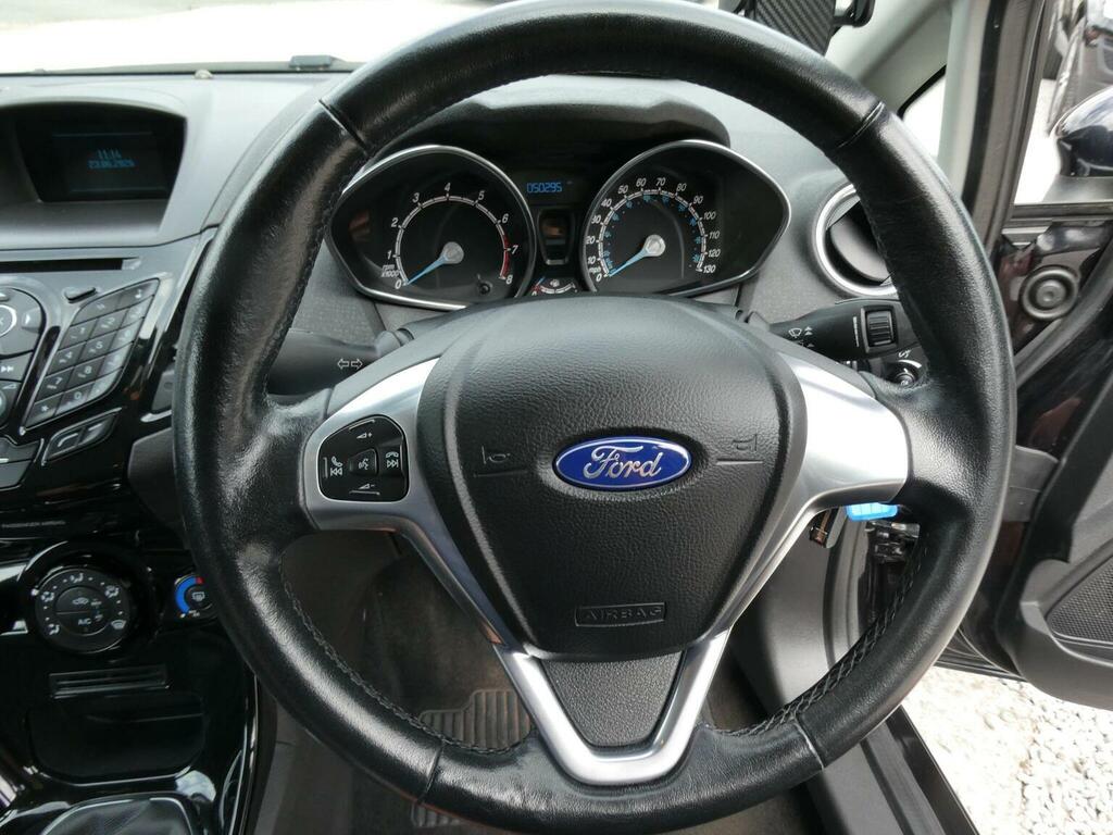 Ford Fiesta Hatchback 1.25 Zetec Euro 6 201515 Black #4