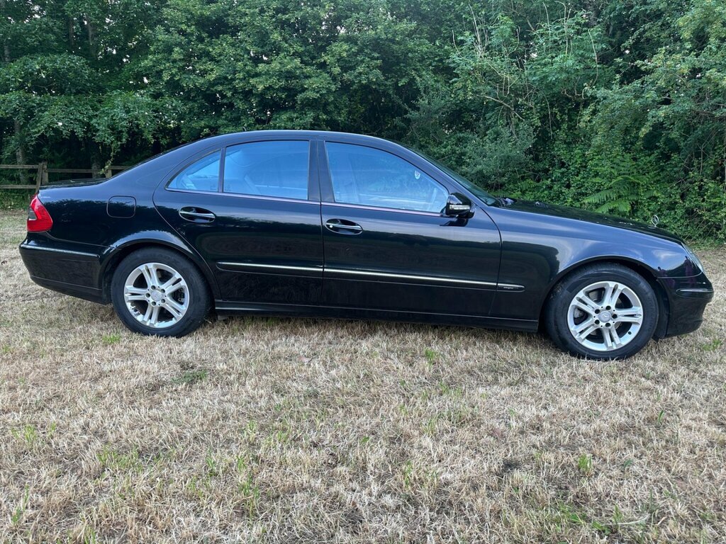 Mercedes-Benz E Class Saloon Silver #3