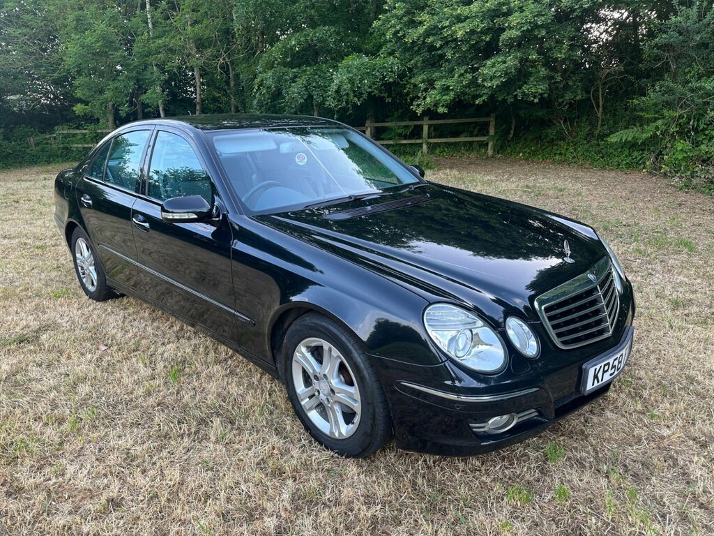 Mercedes-Benz E Class Saloon Silver #1
