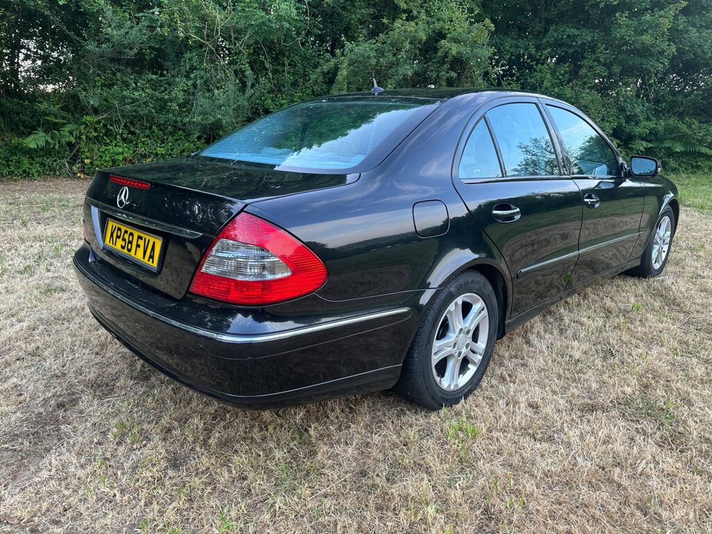 Mercedes-Benz E Class Saloon Silver #4