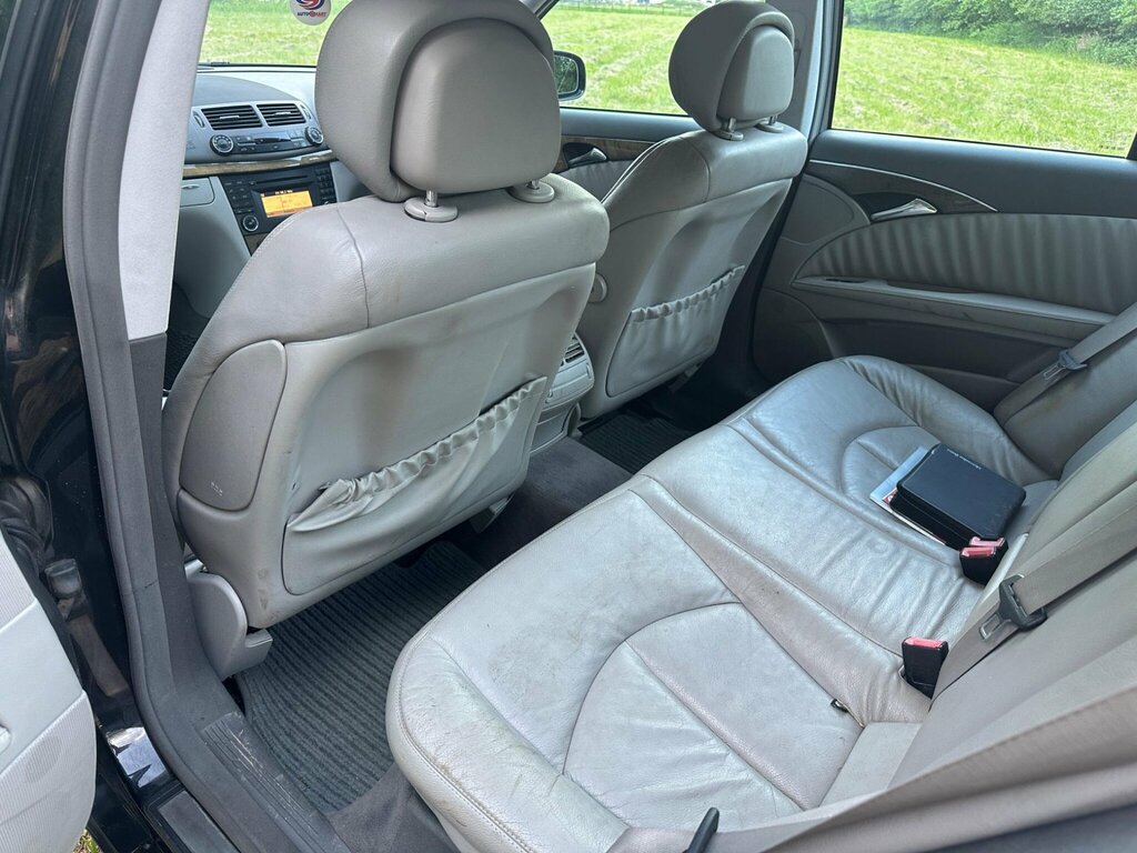 Mercedes-Benz E Class Saloon Silver #13