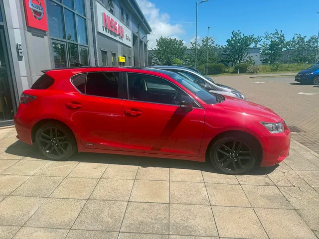 Lexus  2.5 L 300H F Sportstunning Coloue Combination Red #1