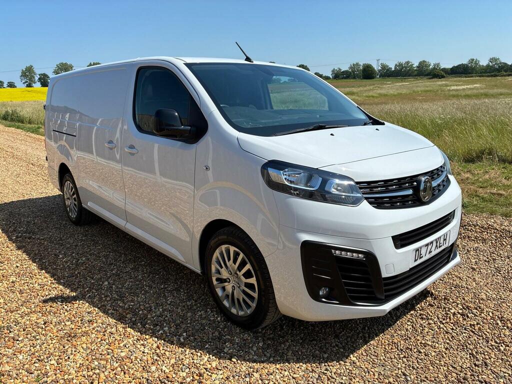 Vauxhall Vivaro Panel Van 2.0 Turbo D 3100 Pro L2 H1 Euro 6 Ss DL72XLH White #4