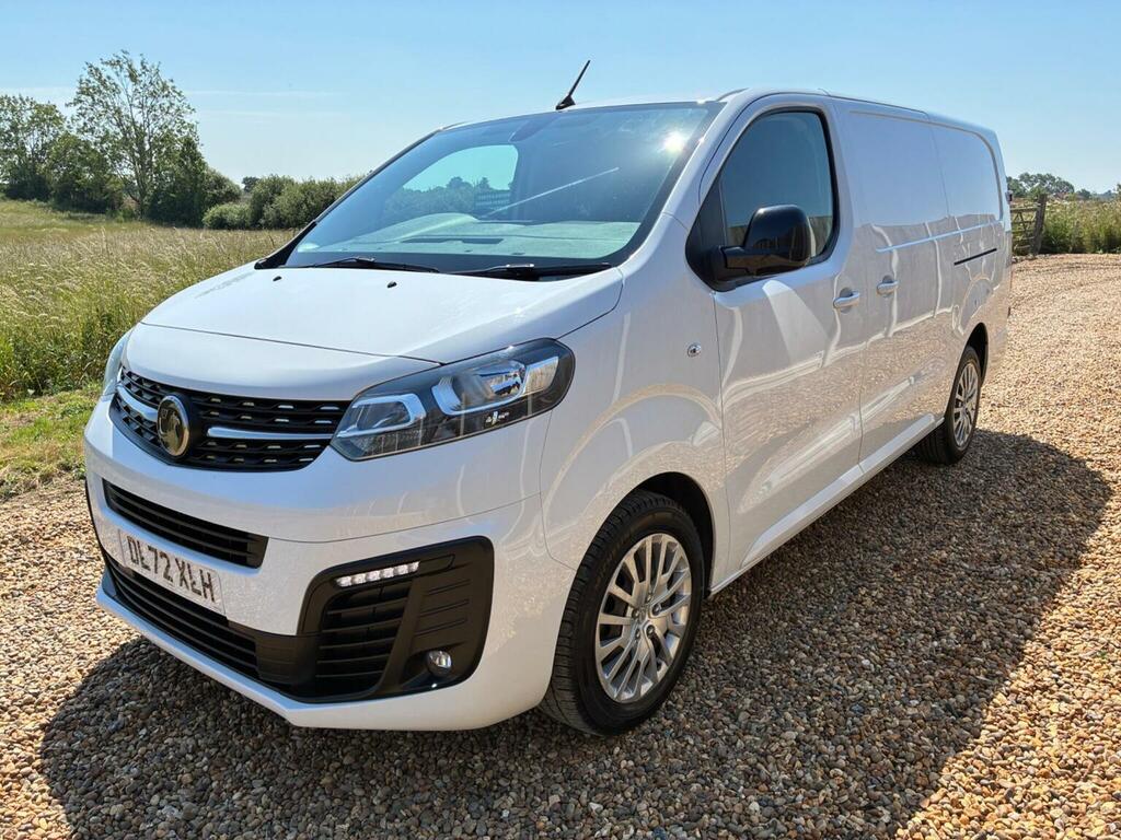 Vauxhall Vivaro Panel Van 2.0 Turbo D 3100 Pro L2 H1 Euro 6 Ss DL72XLH White #3