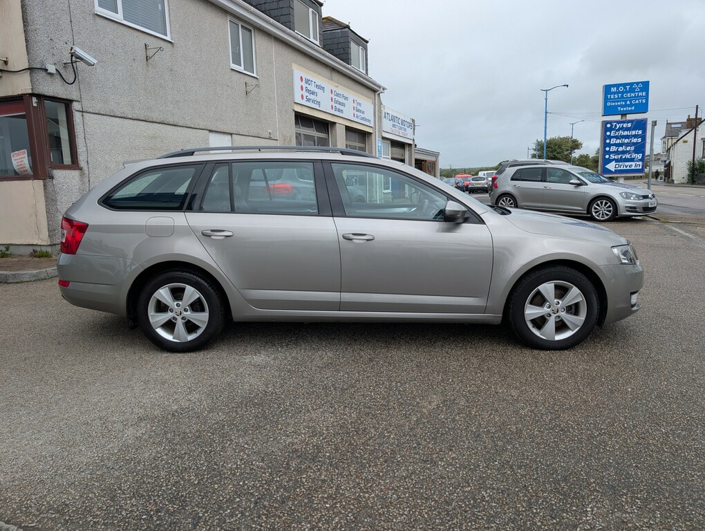 Skoda Octavia 2.0 Tdi Se L Beige #4