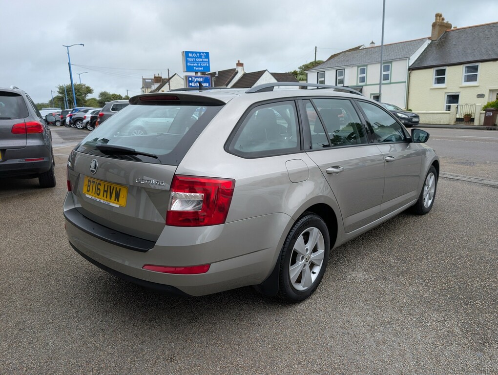 Skoda Octavia 2.0 Tdi Se L Beige #5