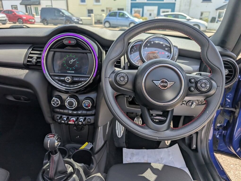 Mini Convertible 1.5 Cooper Classic II Black #16