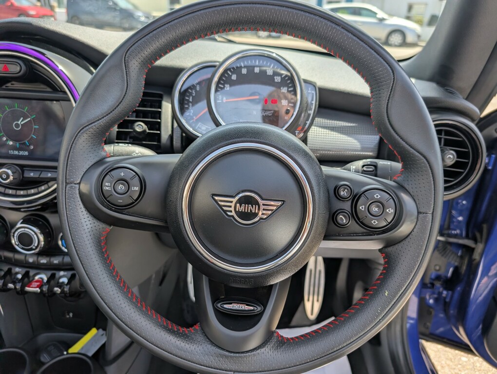 Mini Convertible 1.5 Cooper Classic II Black #17