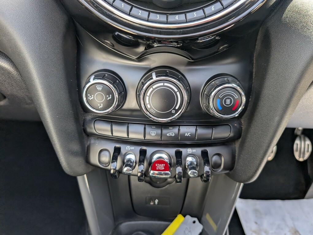 Mini Convertible 1.5 Cooper Classic II Black #22