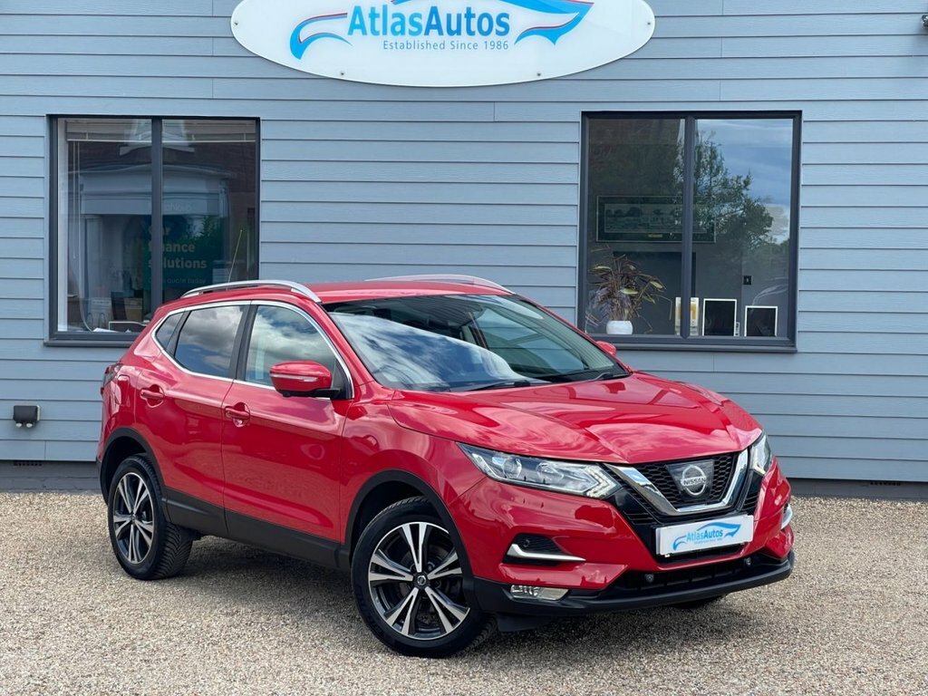 Nissan Qashqai 1.2L N-connecta Red