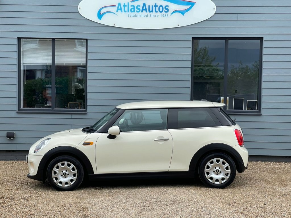 Mini Hatch 1.2L One White #5