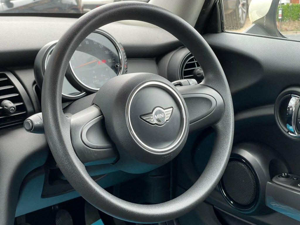 Mini Hatch 1.2L One White #6
