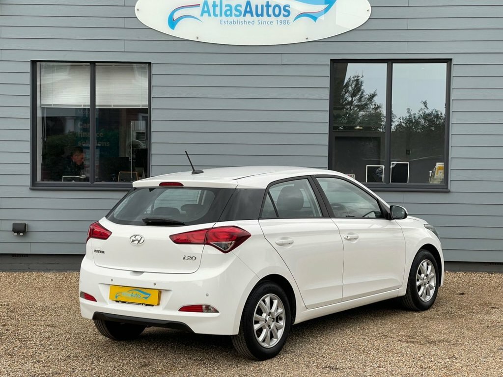 Hyundai I20 1.2L Se EF67FZB White #6