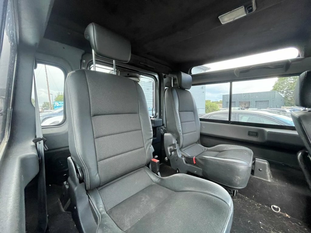 Land Rover Defender 2.2L Xs Grey #4