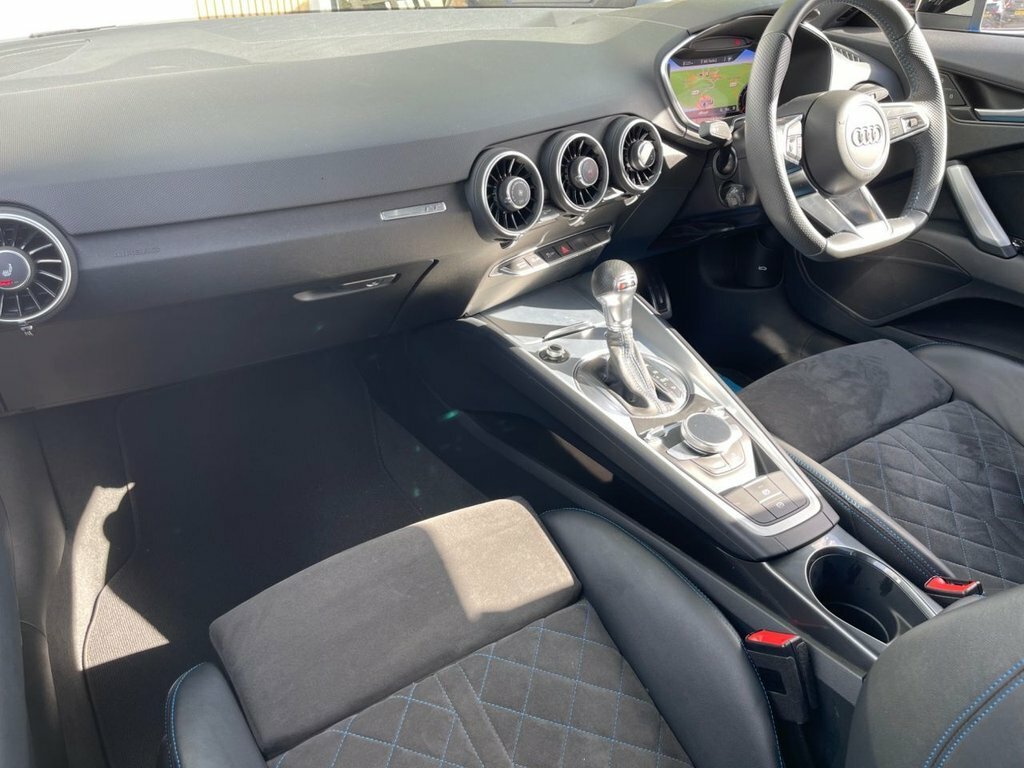 Audi TT 2L Black Edition Blue #3