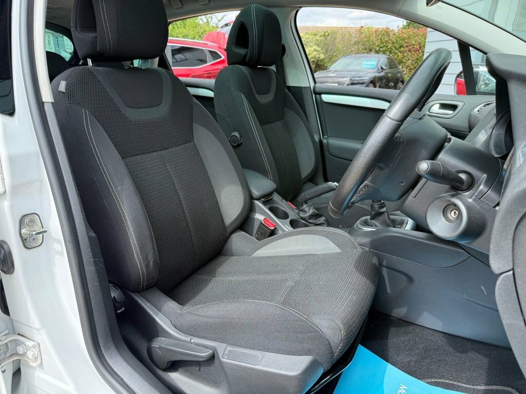 Citroen C4 Hatchback 1.6 Vti Vtr 201363 Grey #32