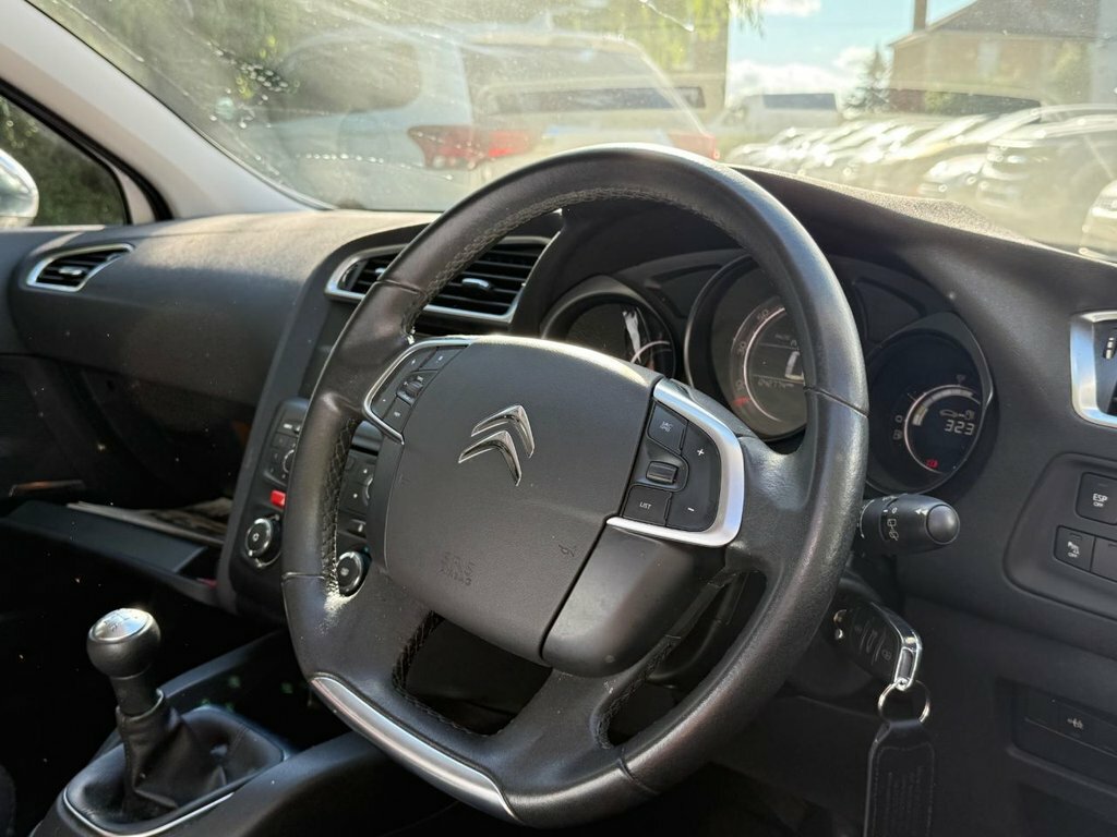 Citroen C4 1.6L Selection White #2