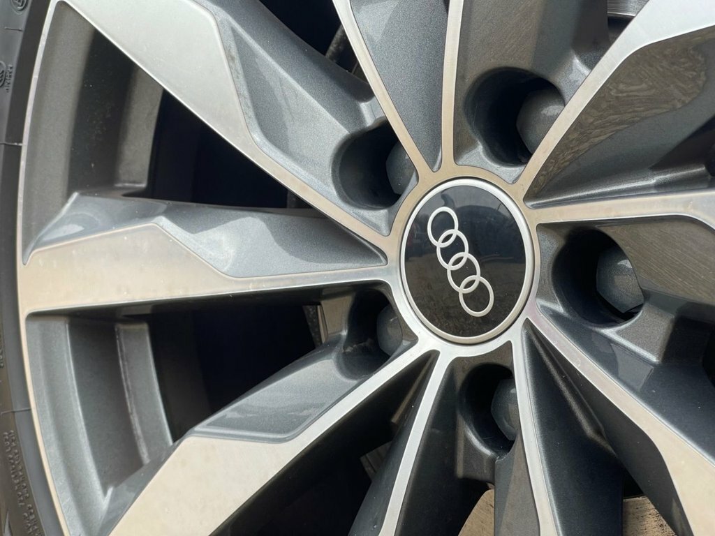 Audi A4 2L Sport Edition AV22GUX White #5