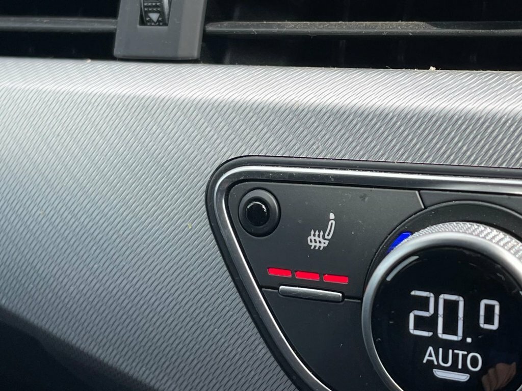 Audi A4 2L Sport Edition AV22GUX White #4