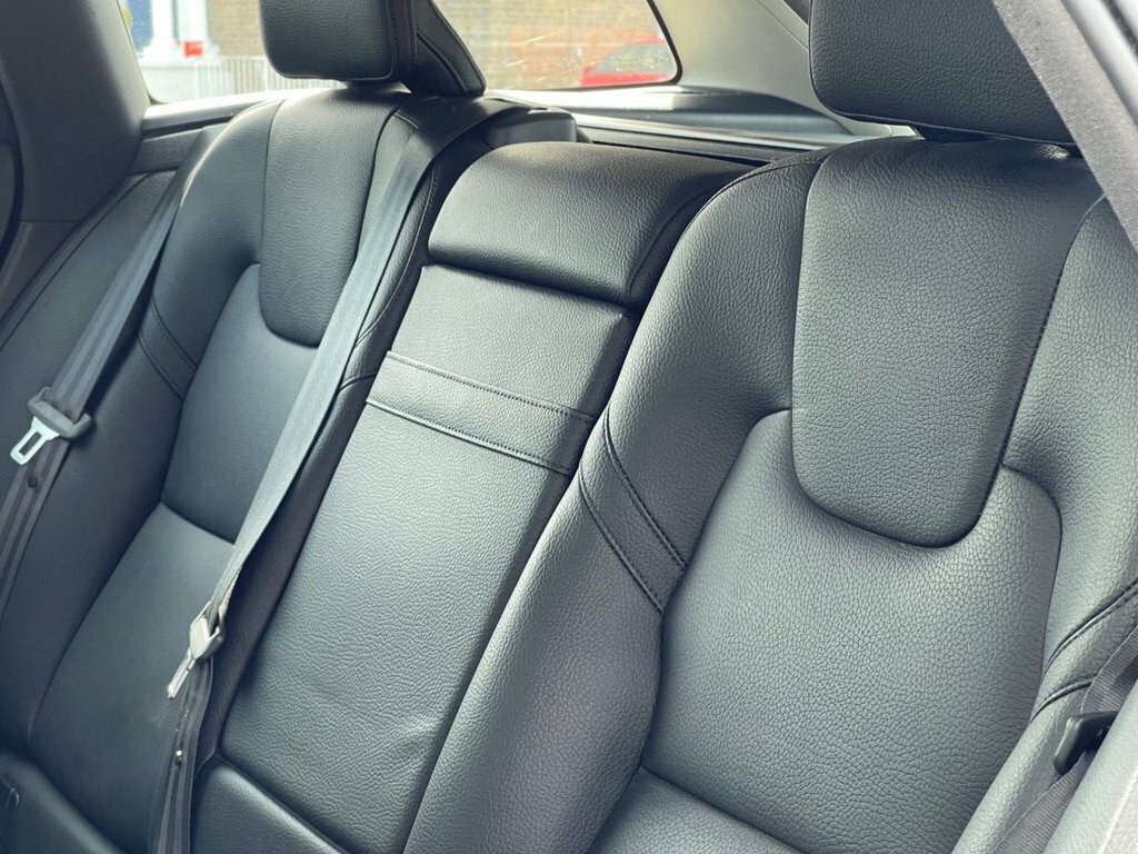Volvo V90 B4 Mhev Momentum Black #32