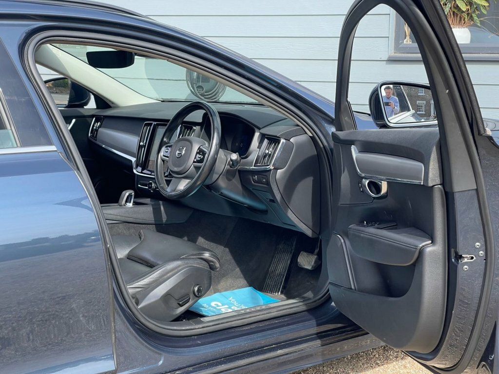 Volvo V90 B4 Mhev Momentum Black #25