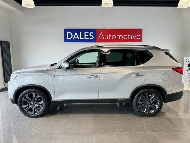 SsangYong Rexton Ultimate Brown #13
