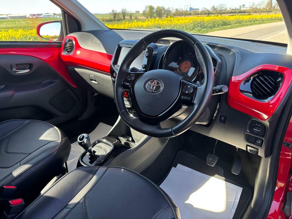 Toyota Aygo 1.0 Vvt-i X-clusiv3 X-shift Euro 6 Red #5
