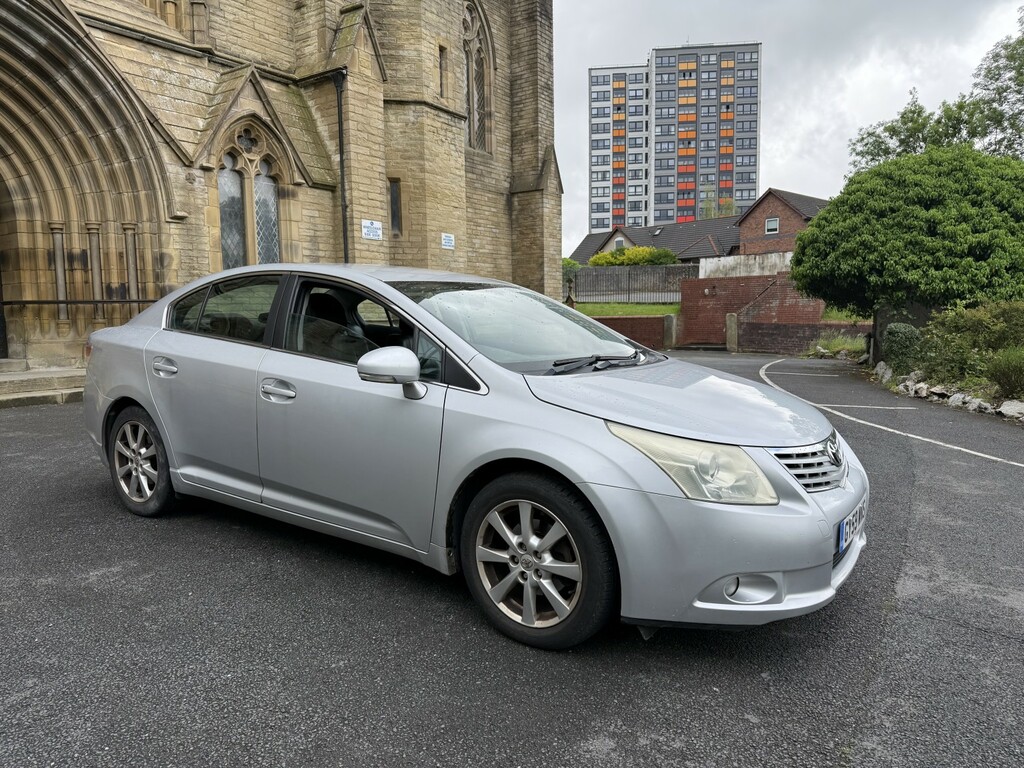Toyota Avensis 2.0 D-4d Tr Silver #2