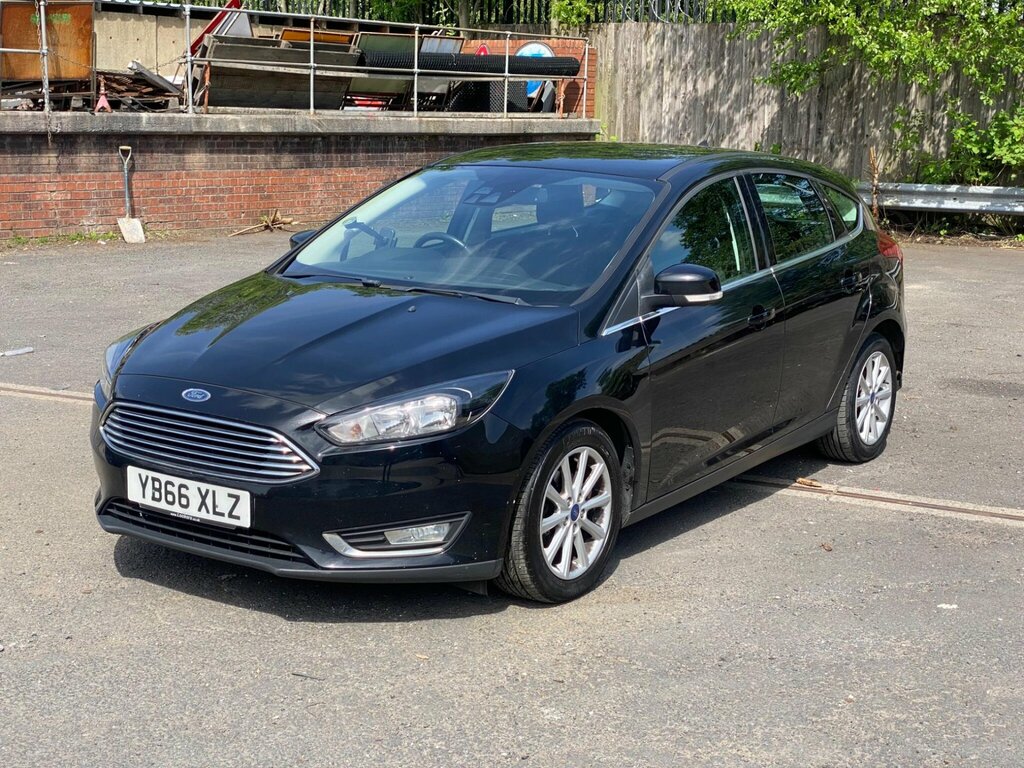 Ford Focus 1.0T Ecoboost Titanium Euro 6 Ss Black #2